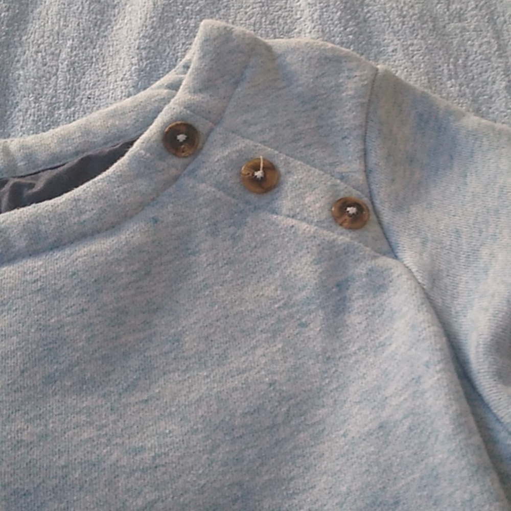 IZOD 2 Ladies Pullovers - Picture 6 of 9